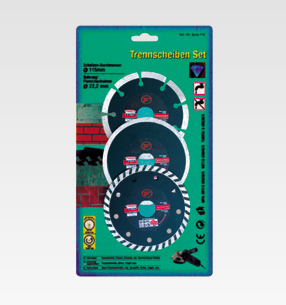 �M��
